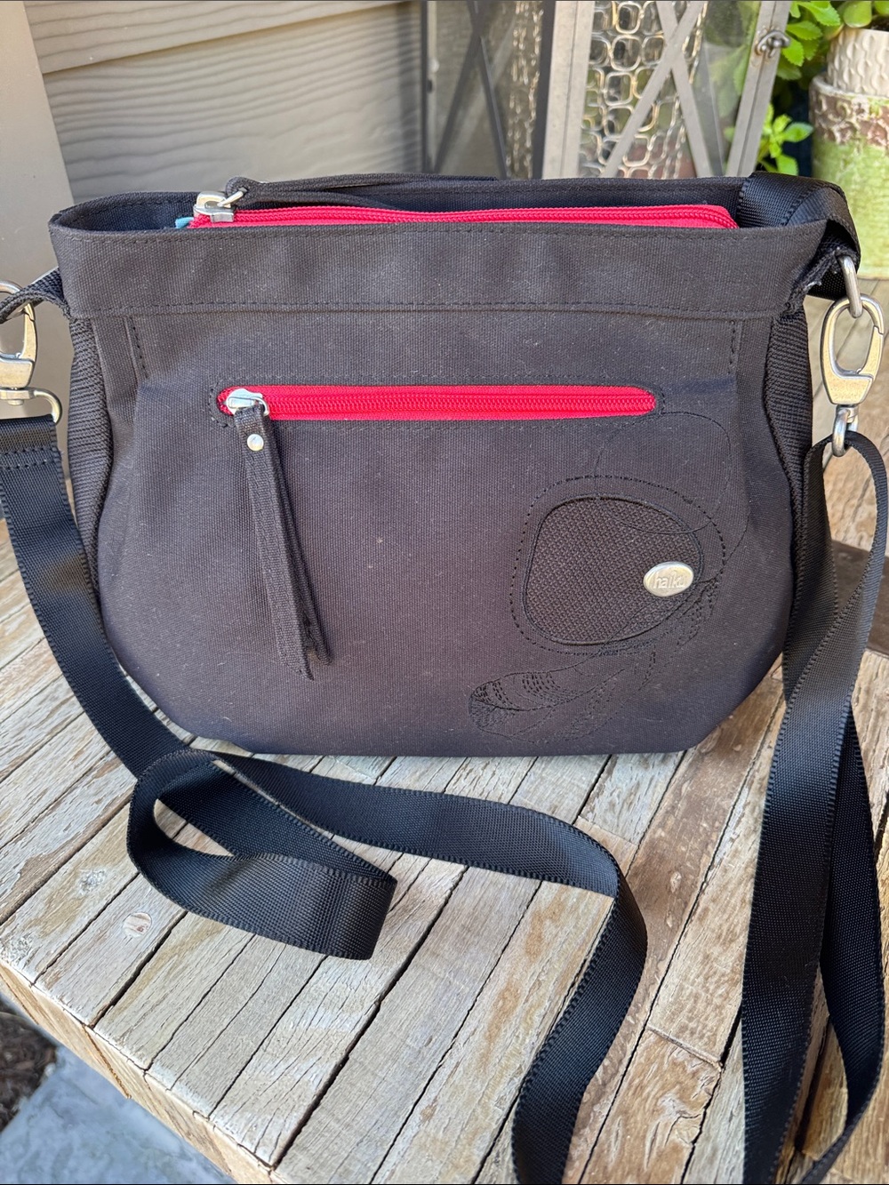 Haiku black red Crossbody bag Purse zip closures Teal lining canvas sporty Beach
